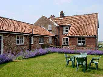 Sparrow Holiday Hall Cottages
